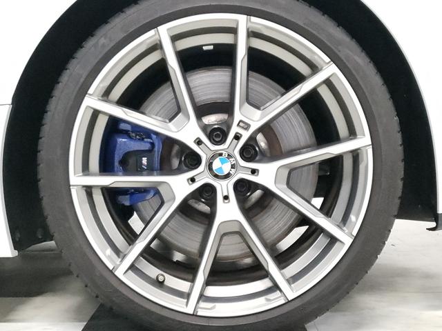 ８シリーズ Ｍ８５０ｉ　ｘＤｒｉｖｅクーペ　カーボンファイバー製ルーフ　レッド＆ブラックツートン革シート　２０インチＡＷ　フルセグＴＶ　ヘッドアップディスプレイ　シートヒーター　シートクーラー　ｈａｒｍａｎｋａｒｄｏｎサラウンドサウンドシステム（64枚目）