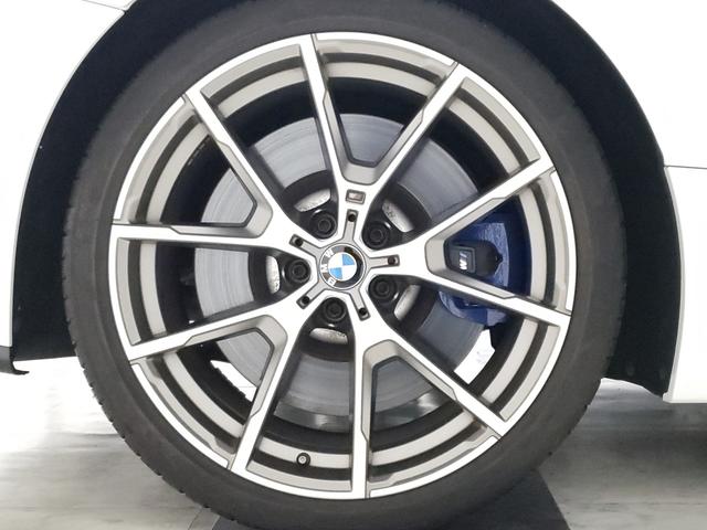 ８シリーズ Ｍ８５０ｉ　ｘＤｒｉｖｅクーペ　カーボンファイバー製ルーフ　レッド＆ブラックツートン革シート　２０インチＡＷ　フルセグＴＶ　ヘッドアップディスプレイ　シートヒーター　シートクーラー　ｈａｒｍａｎｋａｒｄｏｎサラウンドサウンドシステム（65枚目）