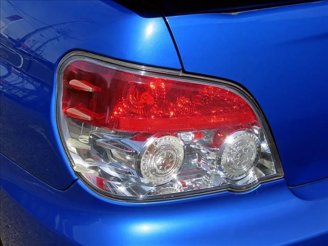 ＷＲＸ　ＳＴｉ　買取車　ＥＴＣ　後期モデル　ＨＩＤ　専用スポーツシート　クリフォードセキリティー　エアロパーツ　大型リアスポイラー　タイミングベルト交換済　カロッツェリアナビ　追加メーター　メーターフード(9枚目)