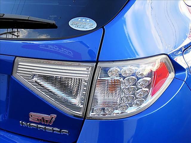 ＷＲＸ　ＳＴｉ　ワンオーナー　タイミングベルト交換済　スマートキー　ＨＩＤ　エアロパーツ　ＥＴＣ　専用スポーツシート　ＳＩドライブ　４ＷＤ　ターボモデル　フォグランプ　純正１８ＡＷ　リアワイパー　水平対向エンジン(9枚目)