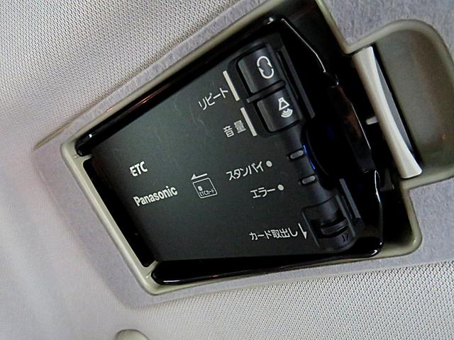 タイプＳ　ＢＯＳＥサウンド　純正ナビ　ＥＴＣ　専用スポーツシート　ＨＩＤ　リアスポイラー　エアロパーツ　ロータリーサウンド　後期モデル　純正１８ＡＷ　ＬＥＤリアテール(23枚目)