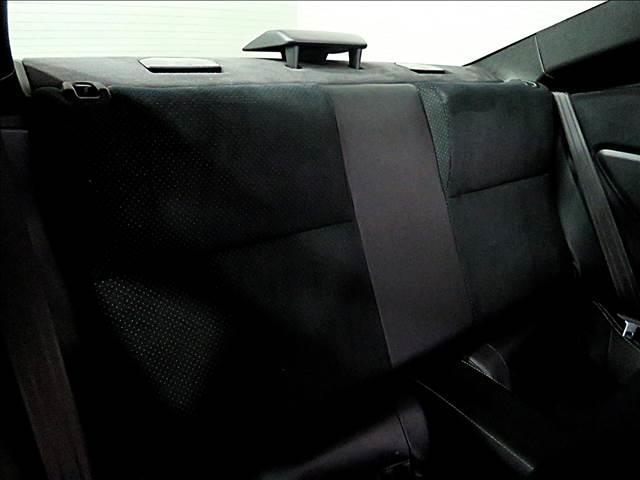 ８６ ＧＴリミテッド　ブラックパッケージ　特別仕様車　エアロパーツ　アルカンターラ内装　ＬＥＤヘッドライト　スマートキー　ブレンボキャリパー　ブラック塗装　期間限定カラー　プッシュスタート　タイミングチェーン　ＬＥＤヘッドライト（15枚目）