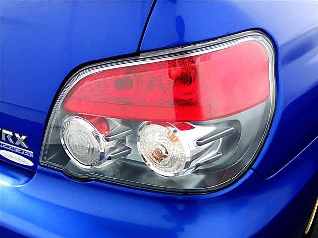 インプレッサ ＷＲＸ　ＷＲ－リミテッド　２００５　特別仕様車　Ｆ型　ＴＥＩＮ車高調　ＨＩＤ　柿本改マフラー　専用スポーツシート　４ＷＤ　ターボ　ＲＡＹＳ製鍛造１７ＡＷ　エアロパーツ　大型リアスポイラー　レッドキャリパー　ＢＬＩＴＺエアクリーナー（10枚目）