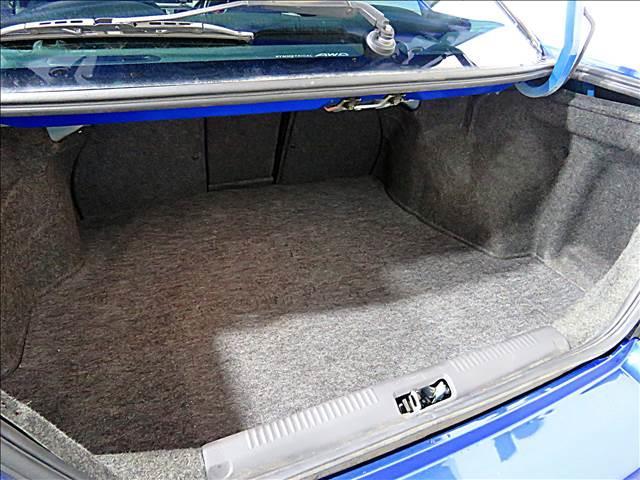インプレッサ ＷＲＸ　ＷＲ－リミテッド２００５　タイミングベルト交換済　エアロパーツ　特別仕様車　キーレス　キセノンヘッドライト　専用スポーツシート　４ＷＤ　ターボ　大型リアスポイラー　フォグカバー（19枚目）
