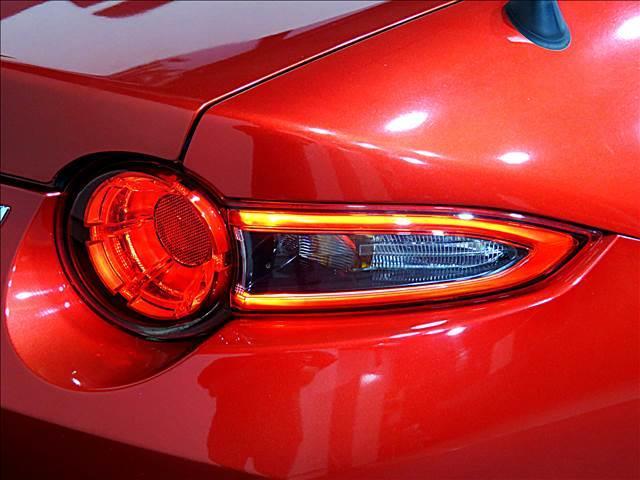 ロードスター Ｓスペシャルパッケージ　純正１６ＡＷ　マツダコネクト　ブラックインテリア　プッシュスタート　ＡＢＳ　ＬＥＤヘッドライト　オープンスポーツカー　タイミングチェーン（10枚目）