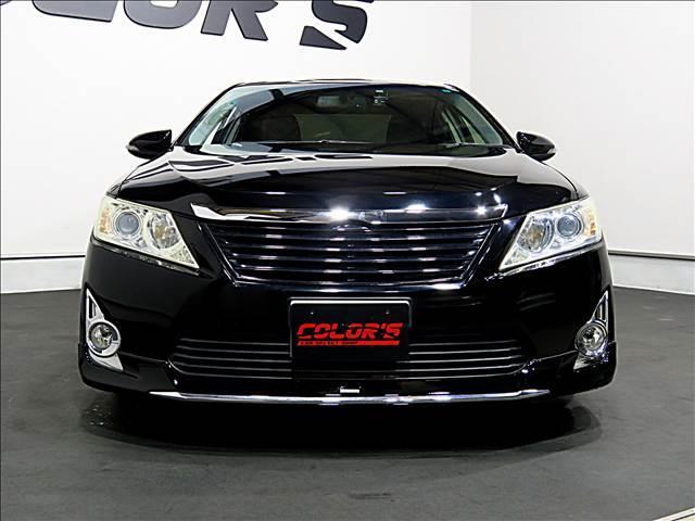 カムリ ハイブリッド　レザーパッケージ　買取車　エアロパーツ　ブラックレザーシート　ハイブリッド　ＬＥＤヘッドライト　フォグランプ　純正ナビＢカメラ　スマートキー　シートヒーター　プッシュスタート（5枚目）