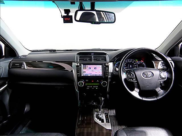 カムリ ハイブリッド　レザーパッケージ　買取車　エアロパーツ　ブラックレザーシート　ハイブリッド　ＬＥＤヘッドライト　フォグランプ　純正ナビＢカメラ　スマートキー　シートヒーター　プッシュスタート（11枚目）