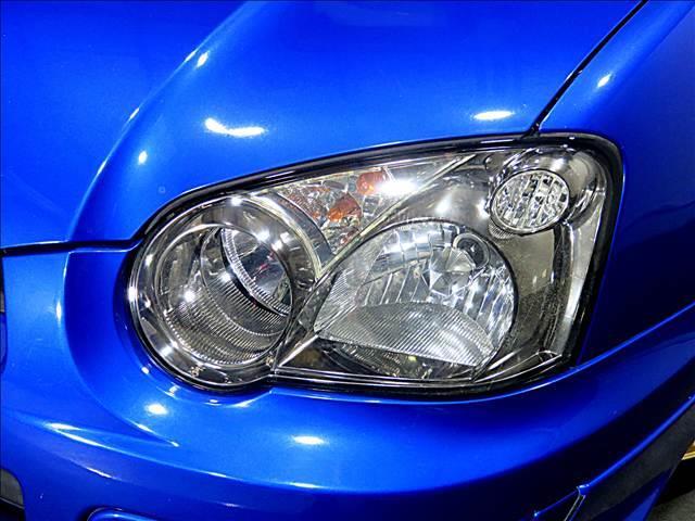 インプレッサ ＷＲＸ　ＳＴｉ　タイミングベルト交換済　フジツボマフラー　大型リアスポイラー　ゴールドブレンボキャリパー　ＳＴＩ専用スポーツシート　４ＷＤ　ターボ　ＨＩＤ　タワーバー　純正１７ＡＷ（9枚目）
