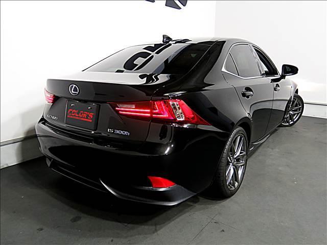 IS IS300h Fスポーツ スマートキー LEDヘッドライト スピンドルグリル 黒革シート Fスポーツホイール(3枚目)