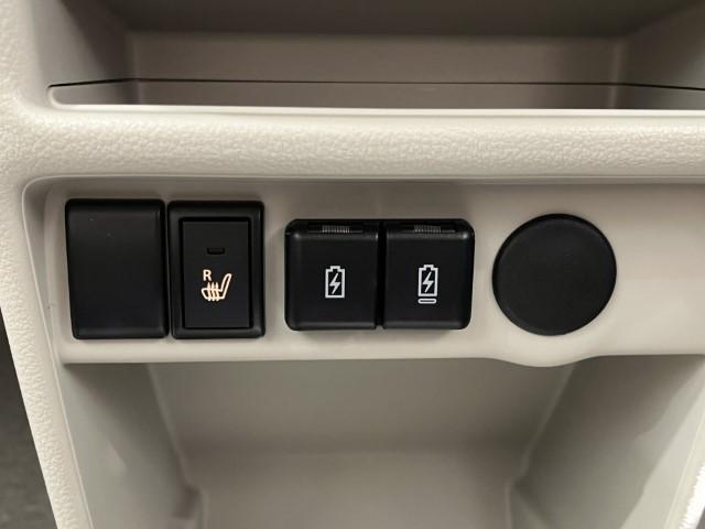 アルトラパン L 届出済未使用車 衝突軽減ブレーキ 誤発進抑制 車線逸脱警報 標識認識機能 アイドリングストップ 運転席シートヒーター オートエアコン 電動格納ミラー キーレスプッシュスタート 軽自動車(36枚目)