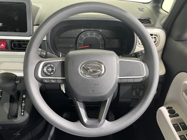 ムーヴキャンバス ストライプスＸ　届出済未使用車　衝突軽減ブレーキ　両側電動スライドドア　電動格納ミラー　アームレスト　シートリフター　ＵＳＢ充電ソケット　アイドリングストップ　オートエアコン　スマートキー　プッシュスタート　軽自動車（17枚目）