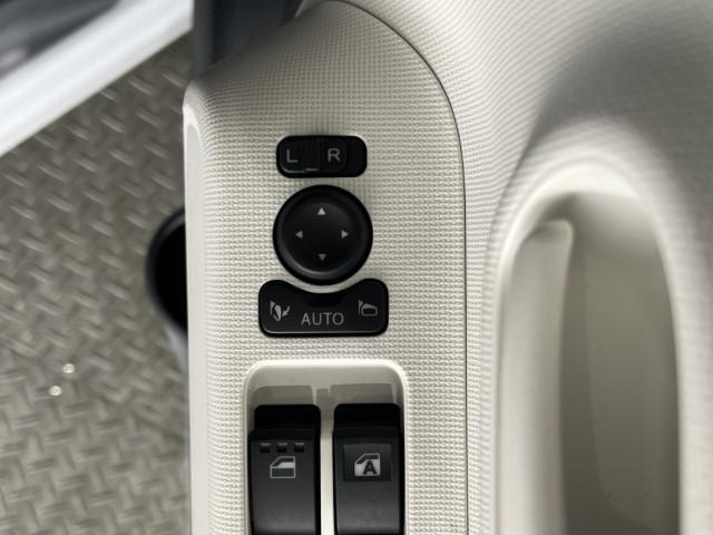 ムーヴキャンバス ストライプスＸ　届出済未使用車　衝突軽減ブレーキ　両側電動スライドドア　電動格納ミラー　アームレスト　シートリフター　ＵＳＢ充電ソケット　アイドリングストップ　オートエアコン　スマートキー　プッシュスタート　軽自動車（26枚目）