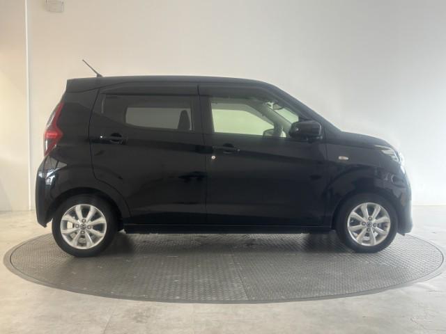 デイズ Ｘ　ちょい乗り車　衝突軽減ブレーキ　プッシュスタート　オートエアコン　電動格納ミラー　オートライト　アームレスト　ステアリングリモコン　シートリフター　軽自動車（7枚目）