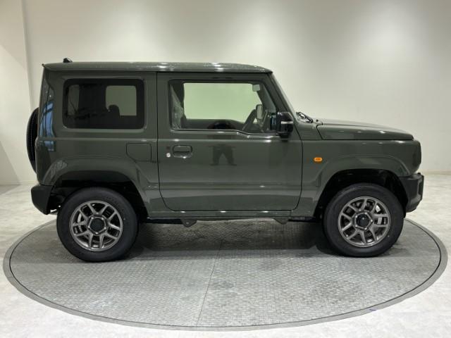 ジムニー XC 届出済未使用車 4WD スズキセーフティサポート 本革巻ステアリング オートエアコン 防汚タイプラゲッジフロア オートライト ヘッドランプウォッシャー 運転席・助手席エアバック 軽自動車(7枚目)