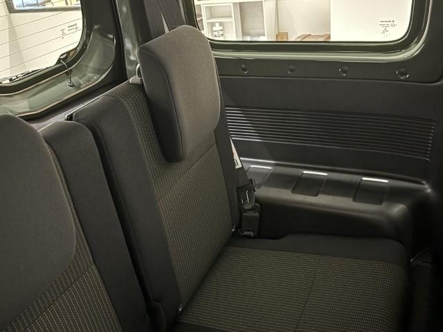 ジムニー XC 届出済未使用車 4WD スズキセーフティサポート 本革巻ステアリング オートエアコン 防汚タイプラゲッジフロア オートライト ヘッドランプウォッシャー 運転席・助手席エアバック 軽自動車(16枚目)