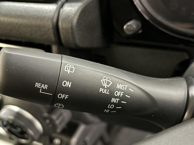 ジムニー XC 届出済未使用車 4WD スズキセーフティサポート 本革巻ステアリング オートエアコン 防汚タイプラゲッジフロア オートライト ヘッドランプウォッシャー 運転席・助手席エアバック 軽自動車(22枚目)