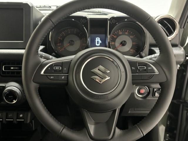 ジムニー XC 届出済未使用車 4WD スズキセーフティサポート 本革巻ステアリング オートエアコン 防汚タイプラゲッジフロア オートライト ヘッドランプウォッシャー 運転席・助手席エアバック 軽自動車(27枚目)