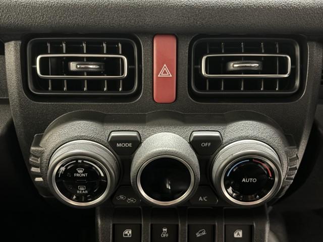 ジムニー XC 届出済未使用車 4WD スズキセーフティサポート 本革巻ステアリング オートエアコン 防汚タイプラゲッジフロア オートライト ヘッドランプウォッシャー 運転席・助手席エアバック 軽自動車(30枚目)