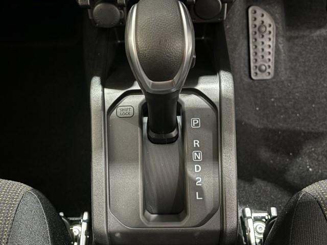 ジムニー XC 届出済未使用車 4WD スズキセーフティサポート 本革巻ステアリング オートエアコン 防汚タイプラゲッジフロア オートライト ヘッドランプウォッシャー 運転席・助手席エアバック 軽自動車(32枚目)