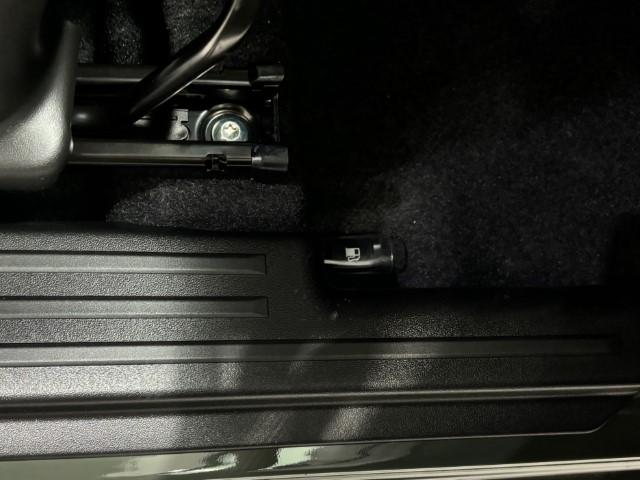 ジムニー XC 届出済未使用車 4WD スズキセーフティサポート 本革巻ステアリング オートエアコン 防汚タイプラゲッジフロア オートライト ヘッドランプウォッシャー 運転席・助手席エアバック 軽自動車(38枚目)