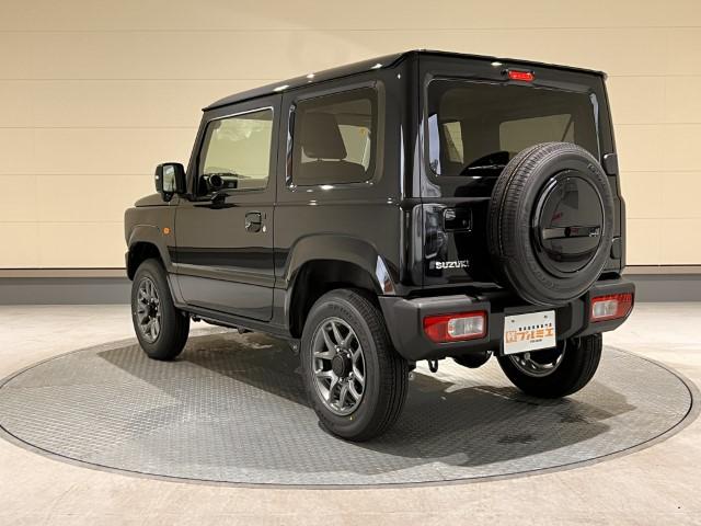 ジムニー ＸＣ　届出済未使用車　４ＷＤ　スズキセーフティサポート　本革巻ステアリング　オートエアコン　防汚タイプラゲッジフロア　オートライト　ヘッドランプウォッシャー　運転席・助手席エアバック　軽自動車（10枚目）