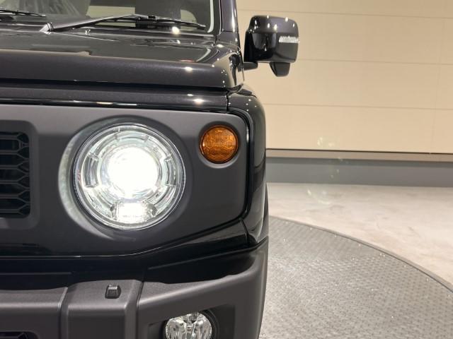 ジムニー ＸＣ　届出済未使用車　４ＷＤ　スズキセーフティサポート　本革巻ステアリング　オートエアコン　防汚タイプラゲッジフロア　オートライト　ヘッドランプウォッシャー　運転席・助手席エアバック　軽自動車（12枚目）