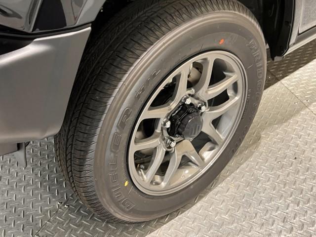 ジムニー ＸＣ　届出済未使用車　４ＷＤ　スズキセーフティサポート　本革巻ステアリング　オートエアコン　防汚タイプラゲッジフロア　オートライト　ヘッドランプウォッシャー　運転席・助手席エアバック　軽自動車（14枚目）