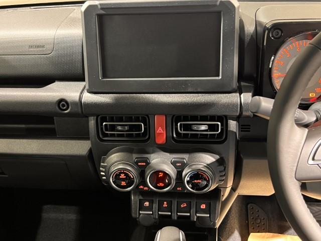 ジムニー ＸＣ　届出済未使用車　４ＷＤ　スズキセーフティサポート　本革巻ステアリング　オートエアコン　防汚タイプラゲッジフロア　オートライト　ヘッドランプウォッシャー　運転席・助手席エアバック　軽自動車（30枚目）