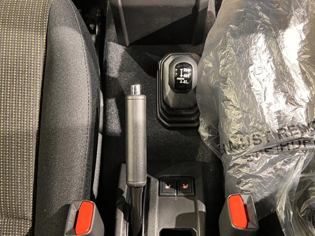 ジムニー ＸＣ　届出済未使用車　４ＷＤ　スズキセーフティサポート　本革巻ステアリング　オートエアコン　防汚タイプラゲッジフロア　オートライト　ヘッドランプウォッシャー　運転席・助手席エアバック　軽自動車（37枚目）