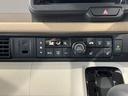 ベースグレード　届出済未使用車　衝突軽減ブレーキ　片側電動スライドドア　スマートキー　シートヒーター　クルーズコントロール　ブレーキホールド　アイドリングストップ　プッシュスタート　軽自動車（33枚目）