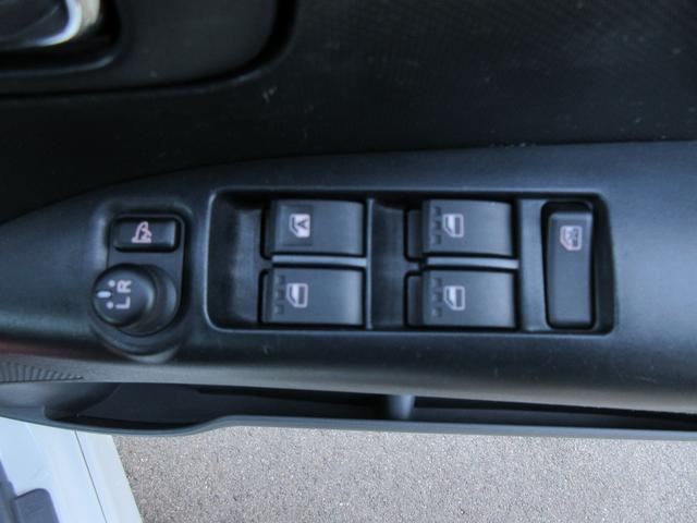 タント カスタムＶセレクション　スマートキー　ナビ　フルセグＴＶ　ＥＴＣ　バックカメラ　ＨＩＤ　オートエアコン　エアバック　タイミングチェーン　イージークローザー　アルミ（18枚目）