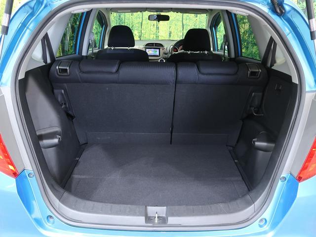 L ガラスルーフ 禁煙車 SDナビ Bluetooth再生 フルセグTV ETC HIDヘッドライト オートライト オートエアコン 16インチアルミホイール 盗難防止装置 プライバシーガラス(31枚目)