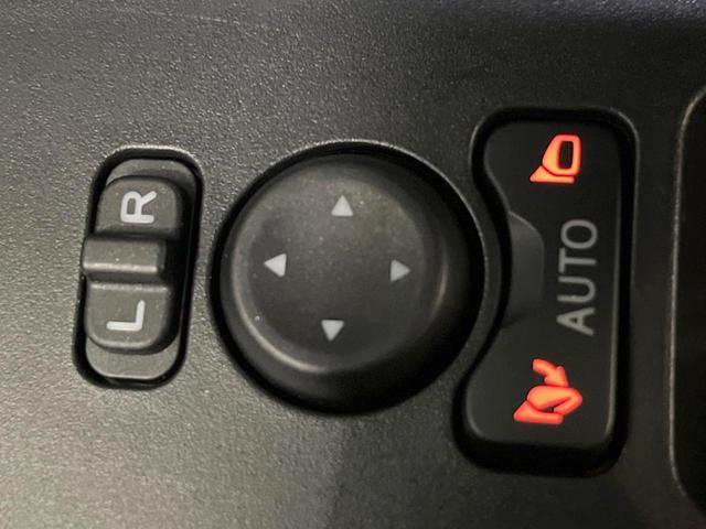 X 禁煙車 SDナビ 衝突軽減装置 バックカメラ Bluetooth再生 フルセグTV ETC LEDヘッドライト ドライブレコーダー コーナーセンサー オートマチックハイビーム スマートキー(26枚目)