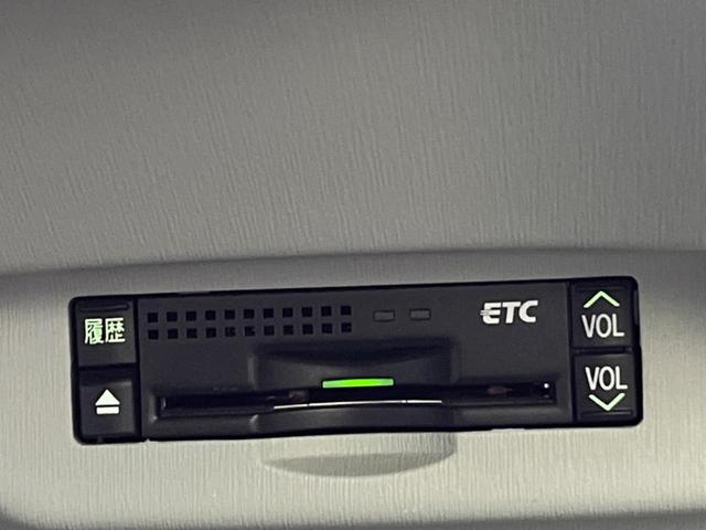 Ｓ　ＬＥＤエディション　禁煙車　ＳＤナビ　バックカメラ　ＬＥＤヘッドライト　Ｂｌｕｅｔｏｏｔｈ再生　フルセグＴＶ　ビルドインＥＴＣ　スマートキー　横滑り防止装置　ＤＶＤ再生　オートライト　オートエアコン(5枚目)