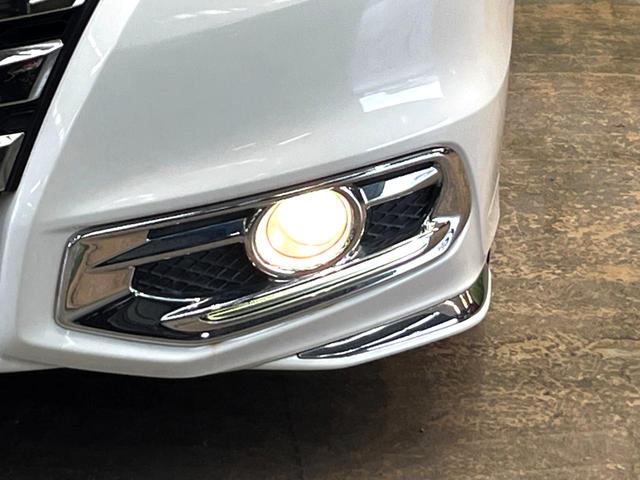 オデッセイ アブソルート・ＥＸ　純正８型ナビ　全周囲カメラ　後席モニター　黒本革シート　シートヒーター　両側電動スライドドア　ＢＳＭ　ＬＥＤヘッドライト　クルーズコントロール　ＥＴＣ　スマートキー　本革巻きステアリング（30枚目）