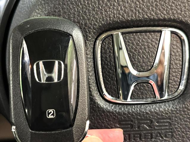 N-BOX ベースグレード 電動スライドドア 衝突被害軽減システム レーダークルーズ 禁煙車 コーナーセンサー スマートキー LEDヘッド オートハイビーム 車線逸脱警報 オートライト オートエアコン CD(8枚目)