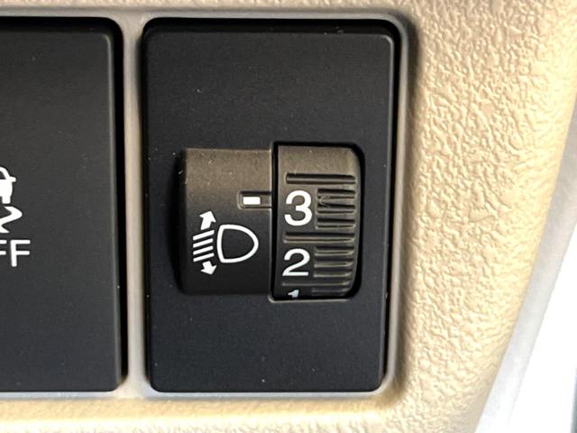 N-BOX ベースグレード 電動スライドドア 衝突被害軽減システム レーダークルーズ 禁煙車 コーナーセンサー スマートキー LEDヘッド オートハイビーム 車線逸脱警報 オートライト オートエアコン CD(35枚目)