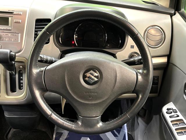 ワゴンR FXリミテッド スマートキー オートエアコン 純正14インチアルミ 純正オーディオ アームレスト シートリフター 電動格納ドアミラー バニティミラー 禁煙車(12枚目)