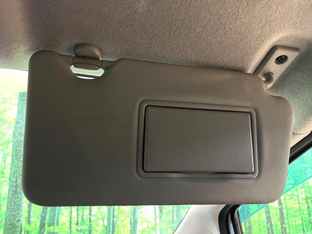 ノート Ｘ　ＳＤナビ　禁煙車　スマートキー　ＣＤ　ＤＶＤ再生　フルセグ　アイドリングストップ　シートリフター　電動格納ドアミラー（7枚目）
