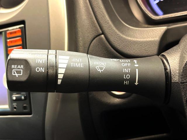 ノート Ｘ　ＳＤナビ　禁煙車　スマートキー　ＣＤ　ＤＶＤ再生　フルセグ　アイドリングストップ　シートリフター　電動格納ドアミラー（33枚目）