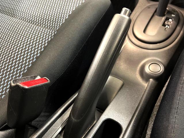 ノート Ｘ　ＳＤナビ　禁煙車　スマートキー　ＣＤ　ＤＶＤ再生　フルセグ　アイドリングストップ　シートリフター　電動格納ドアミラー（35枚目）