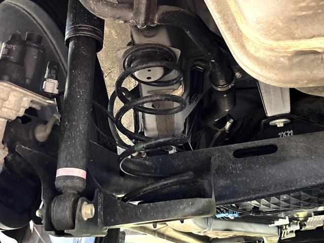 ライズ Ｚ　純正９型ナビ　衝突被害軽減システム　レーダークルーズ　禁煙車　Ｂｌｕｅｔｏｏｔｈ再生　フルセグＴＶ　ドラレコ　ＥＴＣ　ＬＥＤヘッド＆フォグライト　純正１７インチアルミ　前席シートヒーター（21枚目）