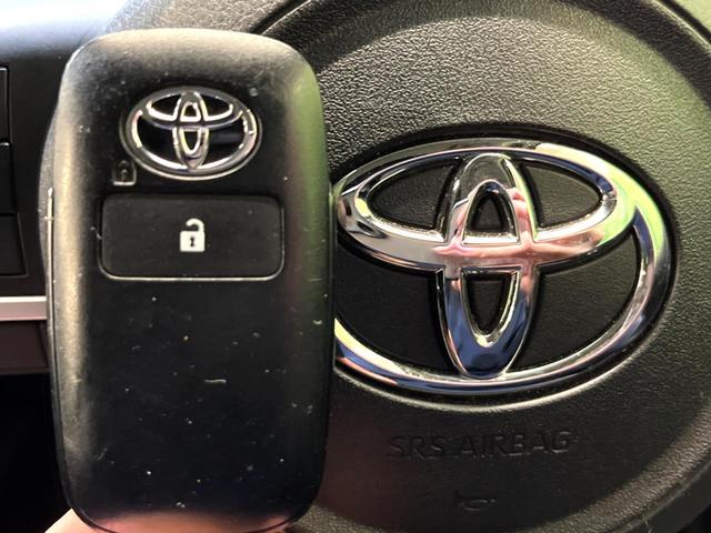 ライズ Ｚ　純正９型ナビ　衝突被害軽減システム　レーダークルーズ　禁煙車　Ｂｌｕｅｔｏｏｔｈ再生　フルセグＴＶ　ドラレコ　ＥＴＣ　ＬＥＤヘッド＆フォグライト　純正１７インチアルミ　前席シートヒーター（51枚目）