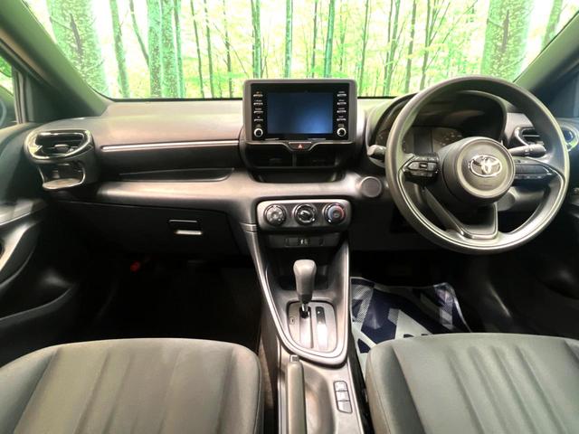 ヤリス X 純正ナビ バックカメラ 衝突被害軽減システム 禁煙車 コーナーセンサー ビルトインETC オートハイビーム 車線逸脱警報 オートライト Bluetooth 電動格納ミラー トラクションコントロール(2枚目)