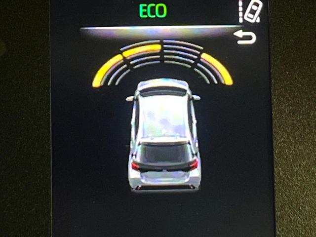 ヤリス X 純正ナビ バックカメラ 衝突被害軽減システム 禁煙車 コーナーセンサー ビルトインETC オートハイビーム 車線逸脱警報 オートライト Bluetooth 電動格納ミラー トラクションコントロール(7枚目)