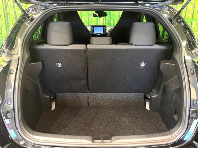 ヤリス X 純正ナビ バックカメラ 衝突被害軽減システム 禁煙車 コーナーセンサー ビルトインETC オートハイビーム 車線逸脱警報 オートライト Bluetooth 電動格納ミラー トラクションコントロール(11枚目)