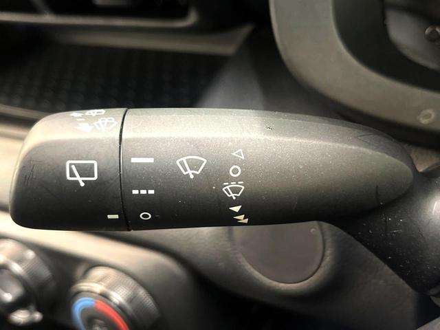 ヤリス X 純正ナビ バックカメラ 衝突被害軽減システム 禁煙車 コーナーセンサー ビルトインETC オートハイビーム 車線逸脱警報 オートライト Bluetooth 電動格納ミラー トラクションコントロール(37枚目)