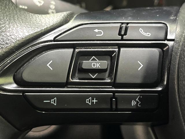 ヤリス X 純正ナビ バックカメラ 衝突被害軽減システム 禁煙車 コーナーセンサー ビルトインETC オートハイビーム 車線逸脱警報 オートライト Bluetooth 電動格納ミラー トラクションコントロール(39枚目)