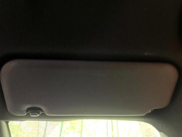 ヤリス X 純正ナビ バックカメラ 衝突被害軽減システム 禁煙車 コーナーセンサー ビルトインETC オートハイビーム 車線逸脱警報 オートライト Bluetooth 電動格納ミラー トラクションコントロール(49枚目)