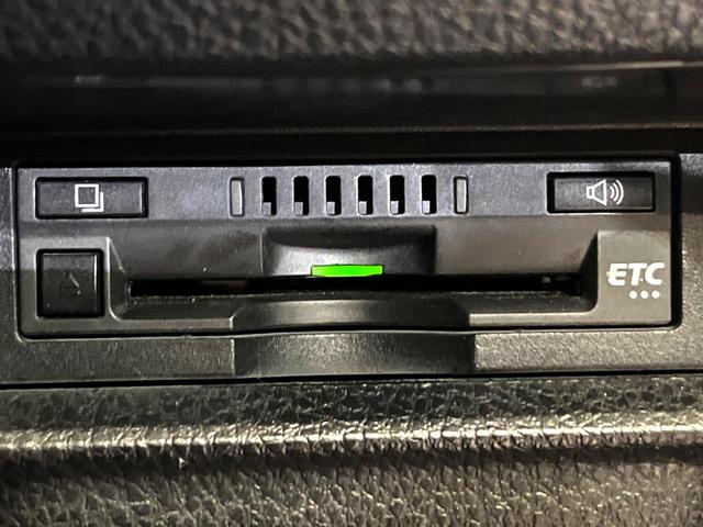 ノア ハイブリッドSi 両側電動スライドドア 純正9型ナビ 純正後席モニター バックカメラ 衝突被害軽減システム 禁煙車 ドラレコ スマートキー LEDヘッド ETC クルコン オートハイビーム オートライト(6枚目)